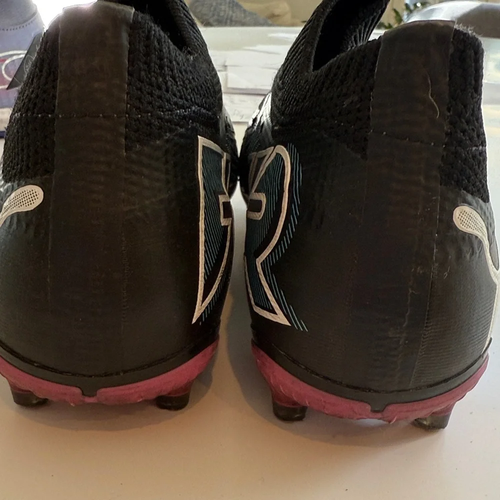 Puma Black and White Soccer Cleats- women's size 7 - Picture 9 of 9